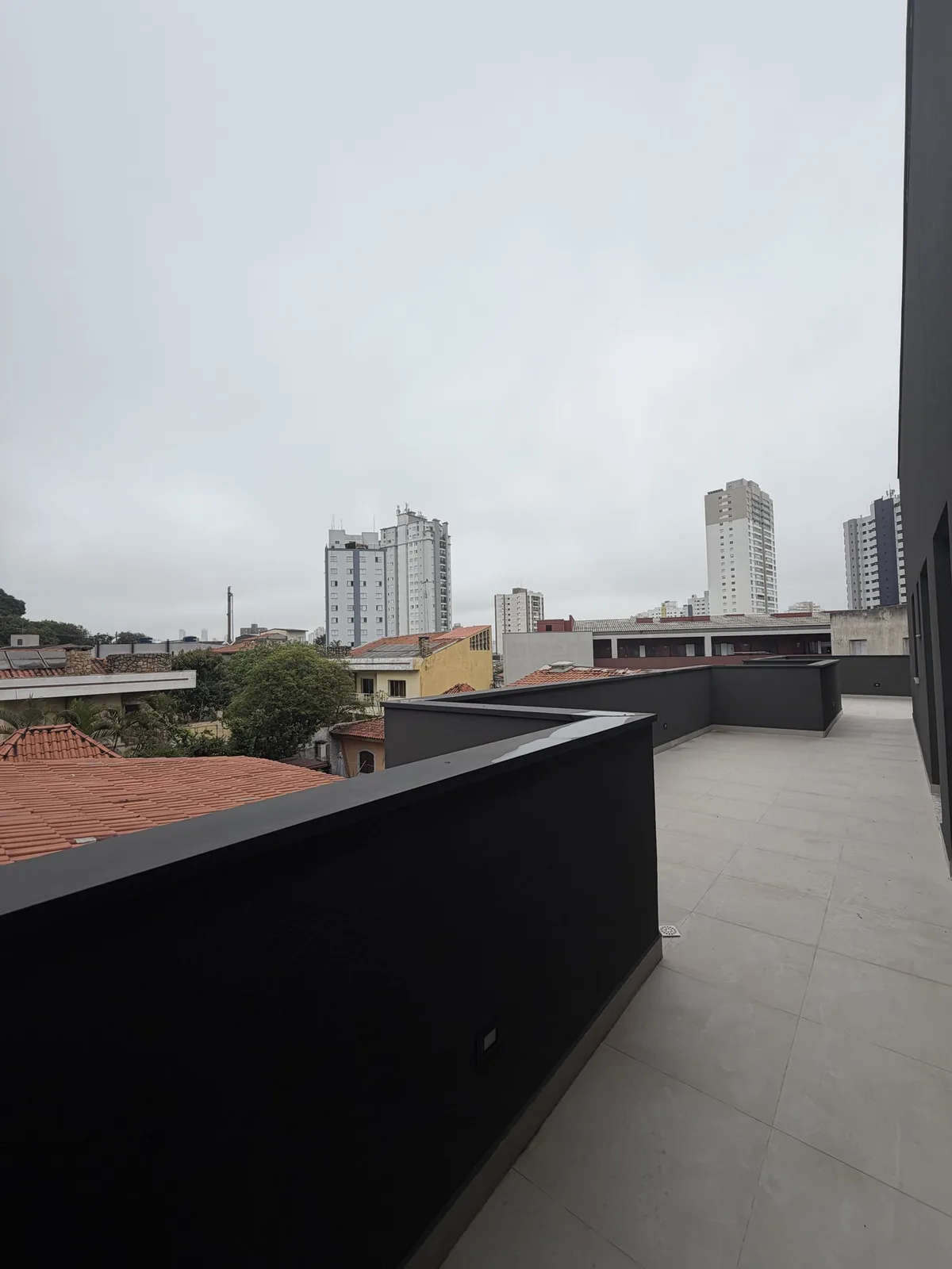 Vista da Vila Carrão a partir de um terraço no bairro