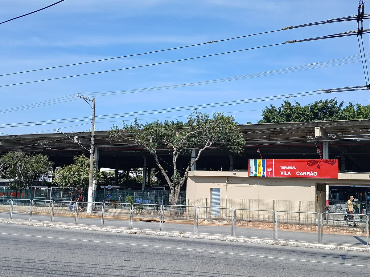 Terminal de ônibus Vila Carrão